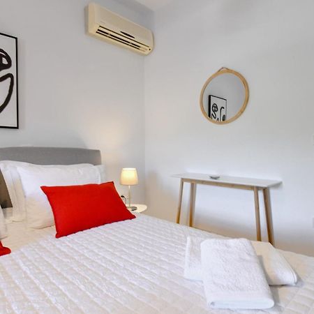Amazing 2 Bedroom Apartment Overlooking The Marina Of Vourkari Exterior photo