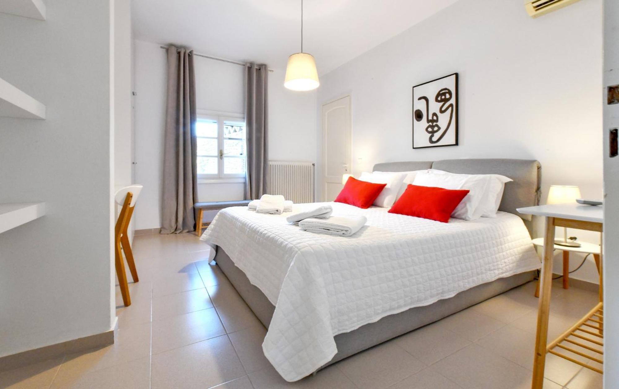 Amazing 2 Bedroom Apartment Overlooking The Marina Of Vourkari Exterior photo