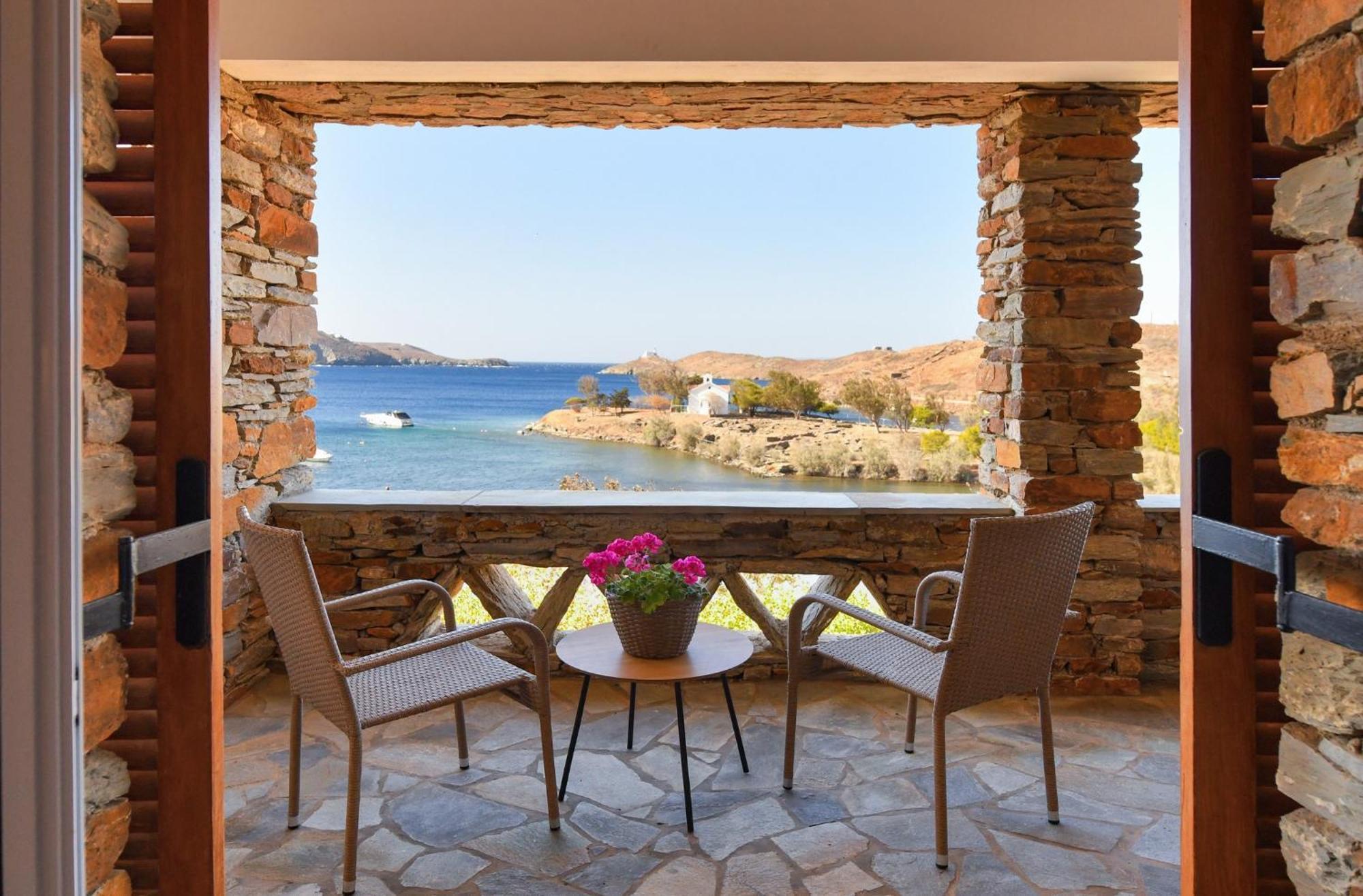 Amazing 2 Bedroom Apartment Overlooking The Marina Of Vourkari Exterior photo